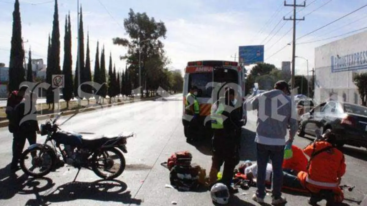 accidente moto y patrulla